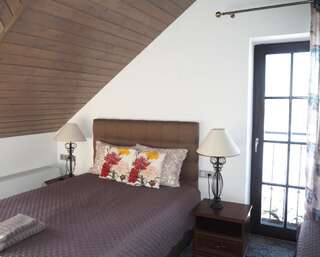 Отели типа «постель и завтрак» Rusne Villa Русне Люкс с балконом-1