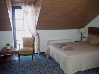 Отели типа «постель и завтрак» Rusne Villa Русне Люкс с балконом-7