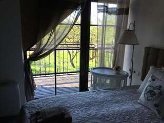Отели типа «постель и завтрак» Rusne Villa Русне Четырехместный номер с балконом-5